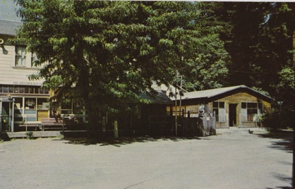 Postcard of the Villa Grande store and laundromat.